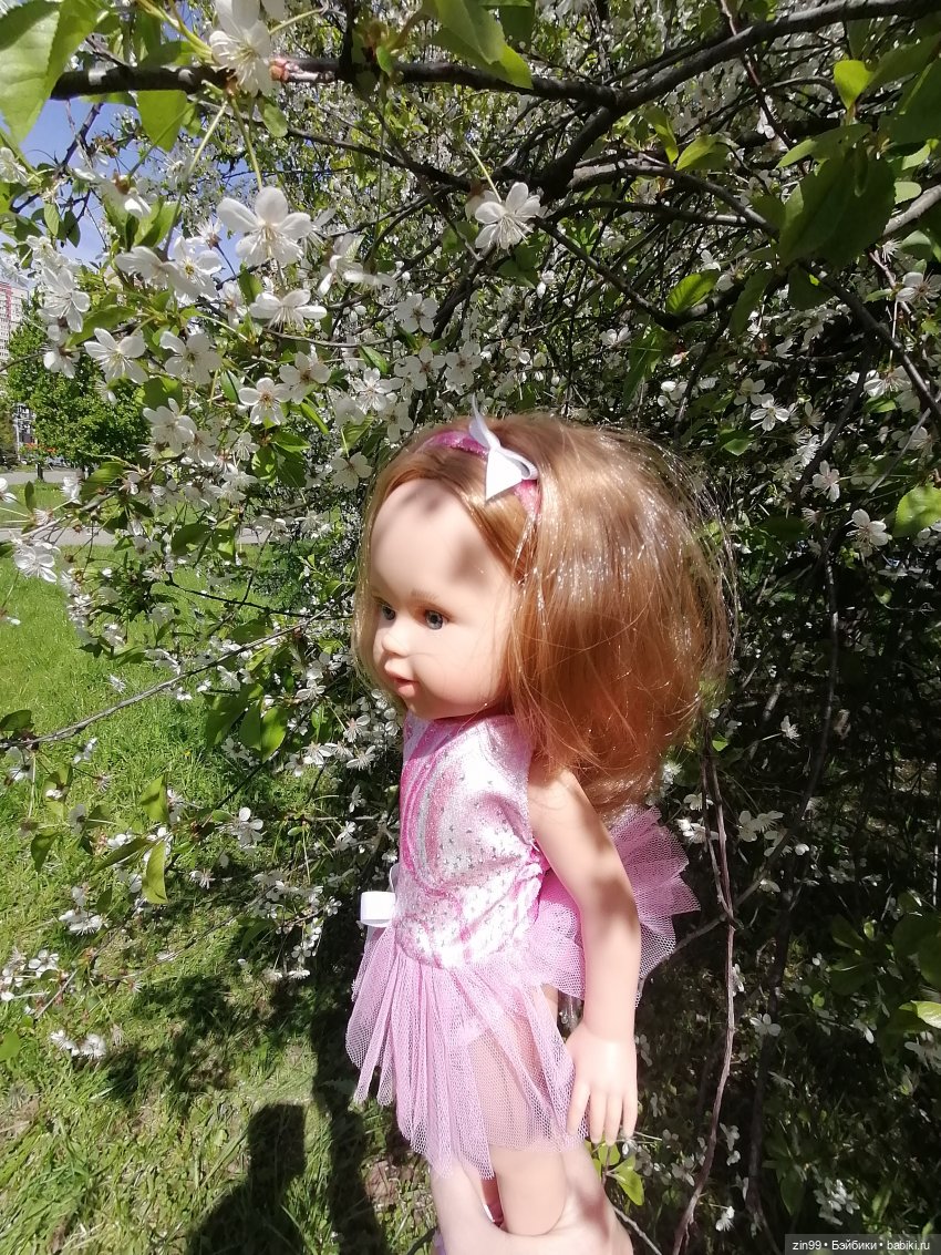 Сейчас Весна все распускается и мы ждем лето, когда тепло