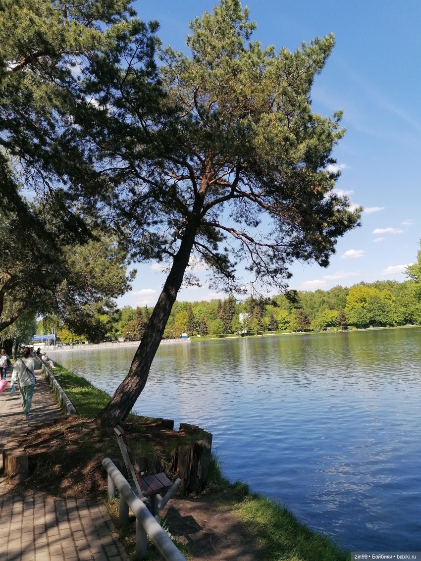 Гуляем в парке с Paola Reina