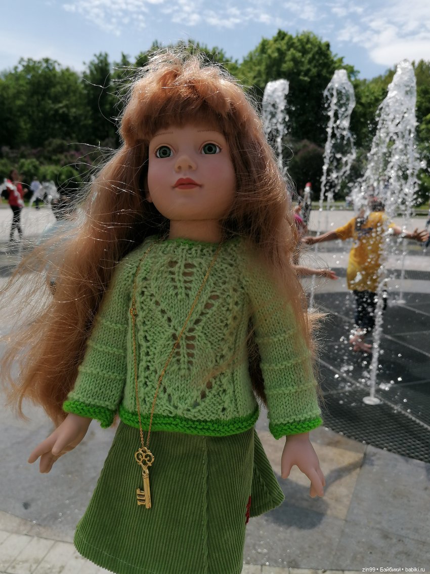 Сиреневый сад и Мэган в июне