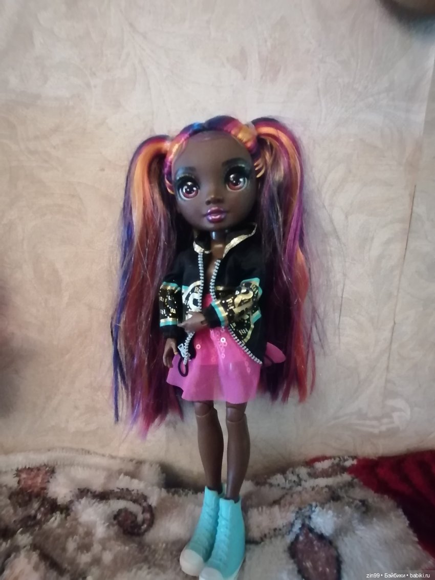 Куклы Rainbow Hihg 3 серия и одна Федра из пляжной серии (фото 8)