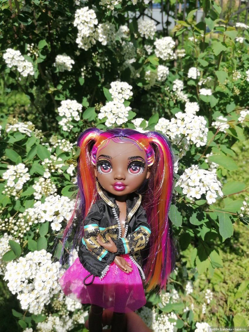 Куклы Rainbow Hihg 3 серия и одна Федра из пляжной серии