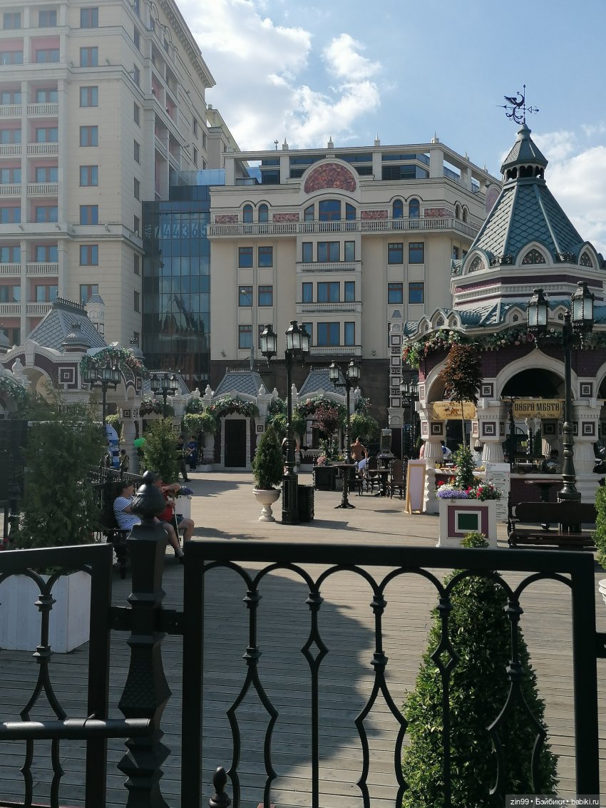 Дафна Минтон и ГУМ — Куклы Rainbow High (Рейнбоу Хай