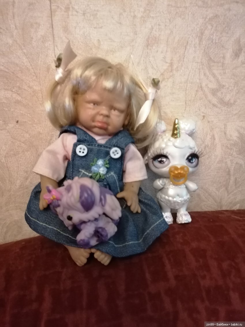 Маленькая девочка, серые глаза...что ж ты плачешь, а