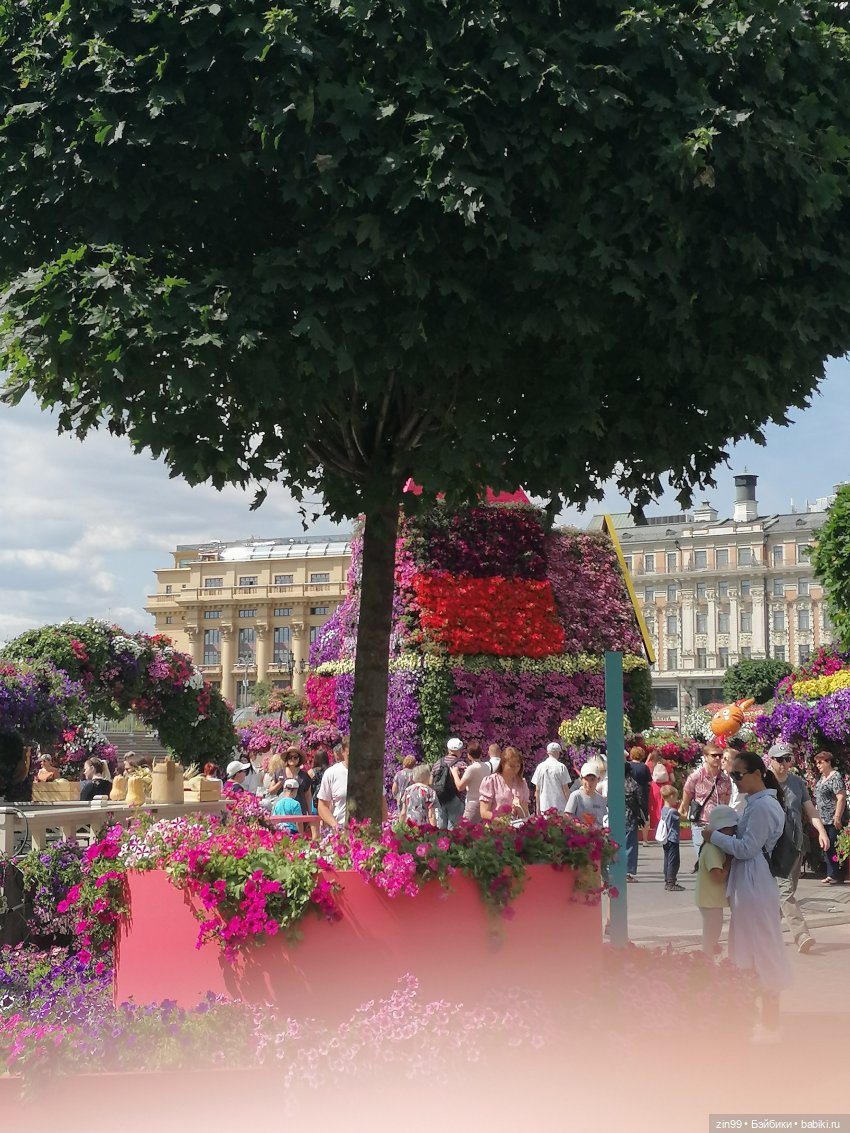 Фестиваль «Московское варенье» на Манеже с куклой Руби от Rainbow Hihg