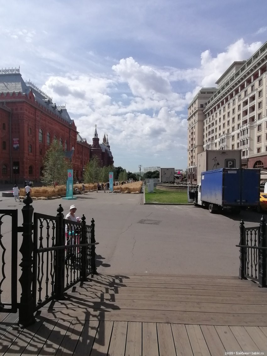 Фестиваль «Московское варенье» на Манеже с куклой Руби от Rainbow Hihg