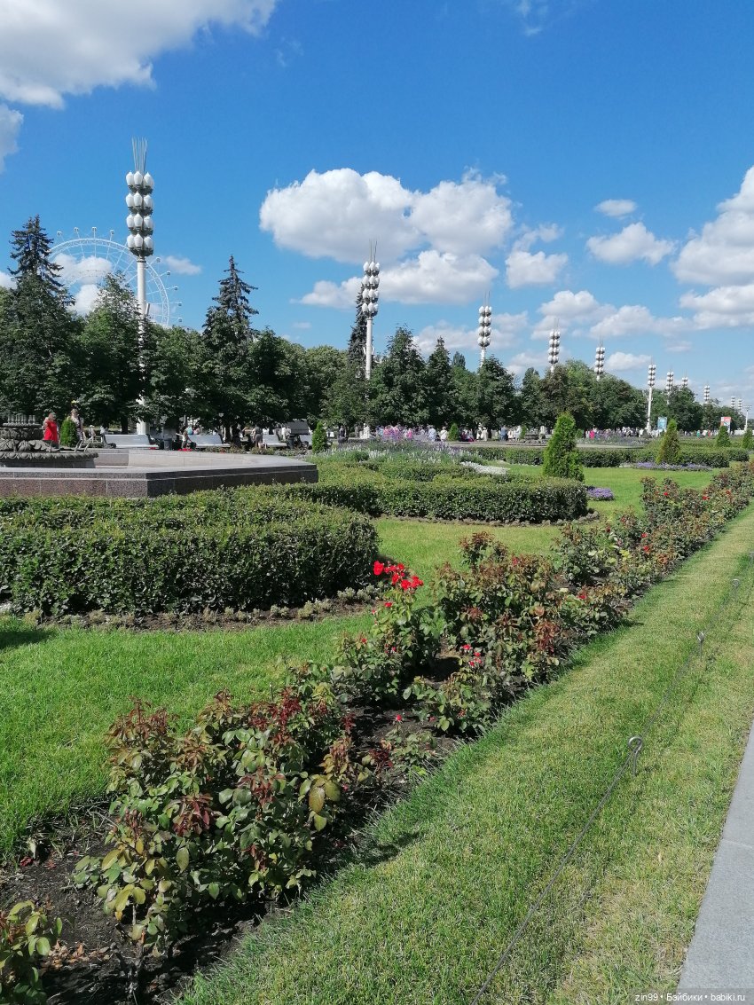 Куколки ГДР в национальных костюмах и прогулка по ВДНХ (фото 6)