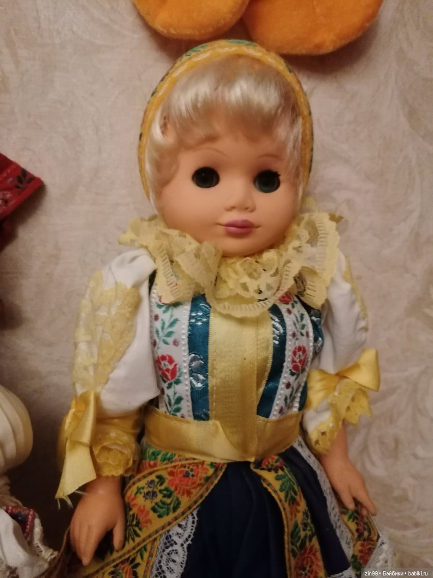 Куколки ГДР в национальных костюмах и прогулка по ВДНХ (фото 4)