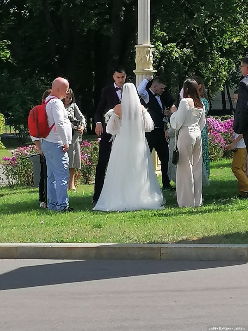 Куколки ГДР в национальных костюмах и прогулка по ВДНХ