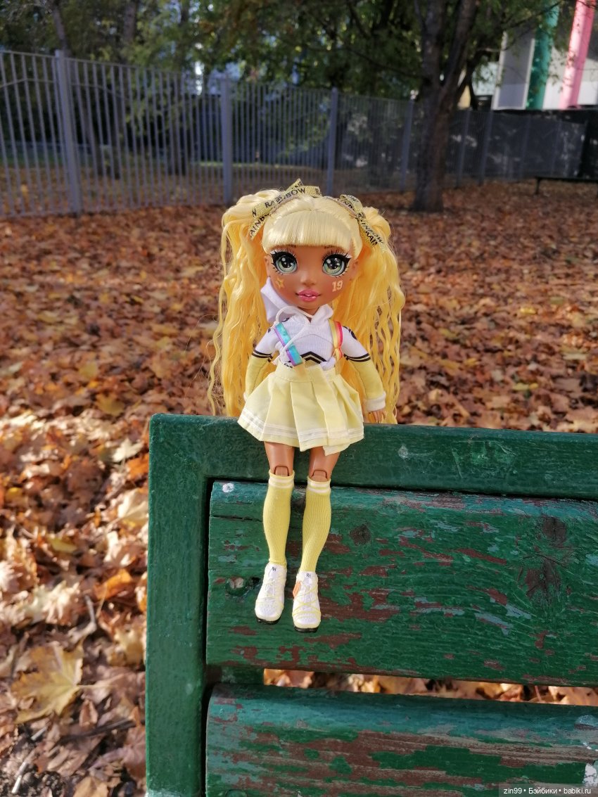 Желто-зеленая осень в октябре 2022 года