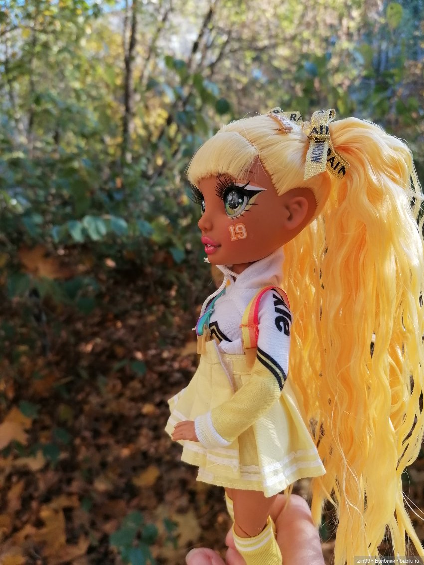 Желто-зеленая осень в октябре 2022 года