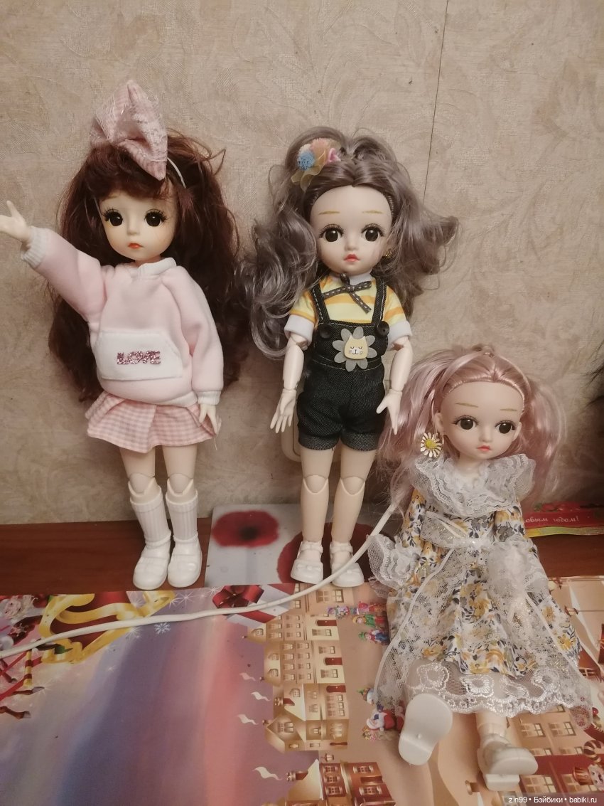 Куколки типа баболи на рынке