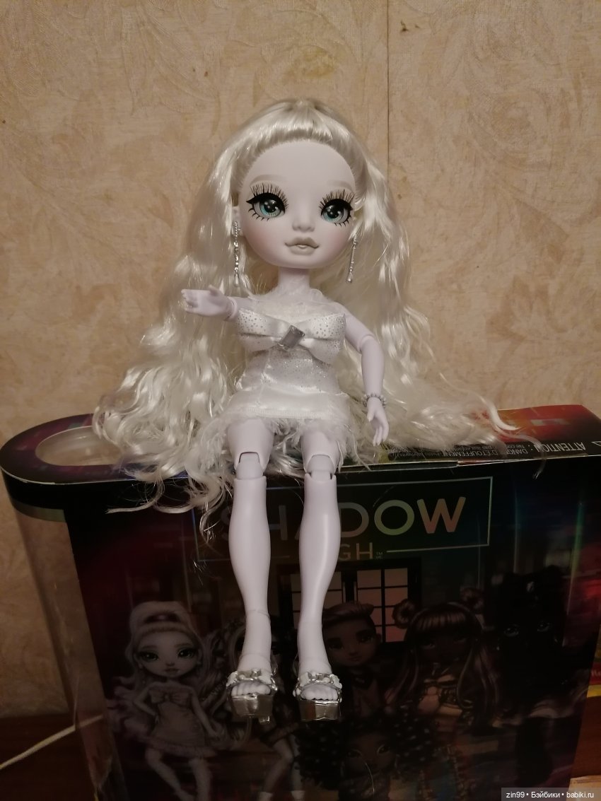 Наташа Зима! Она из Rainbow High из черно-белой серии (фото 7)
