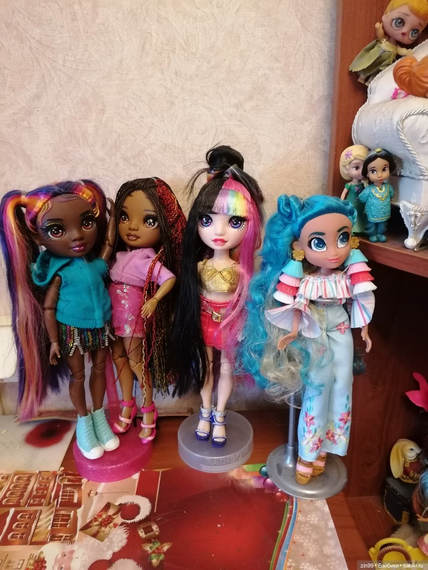 Ванесса Темпо Rainbow High, классная девочка или прогулка по центру Москвы