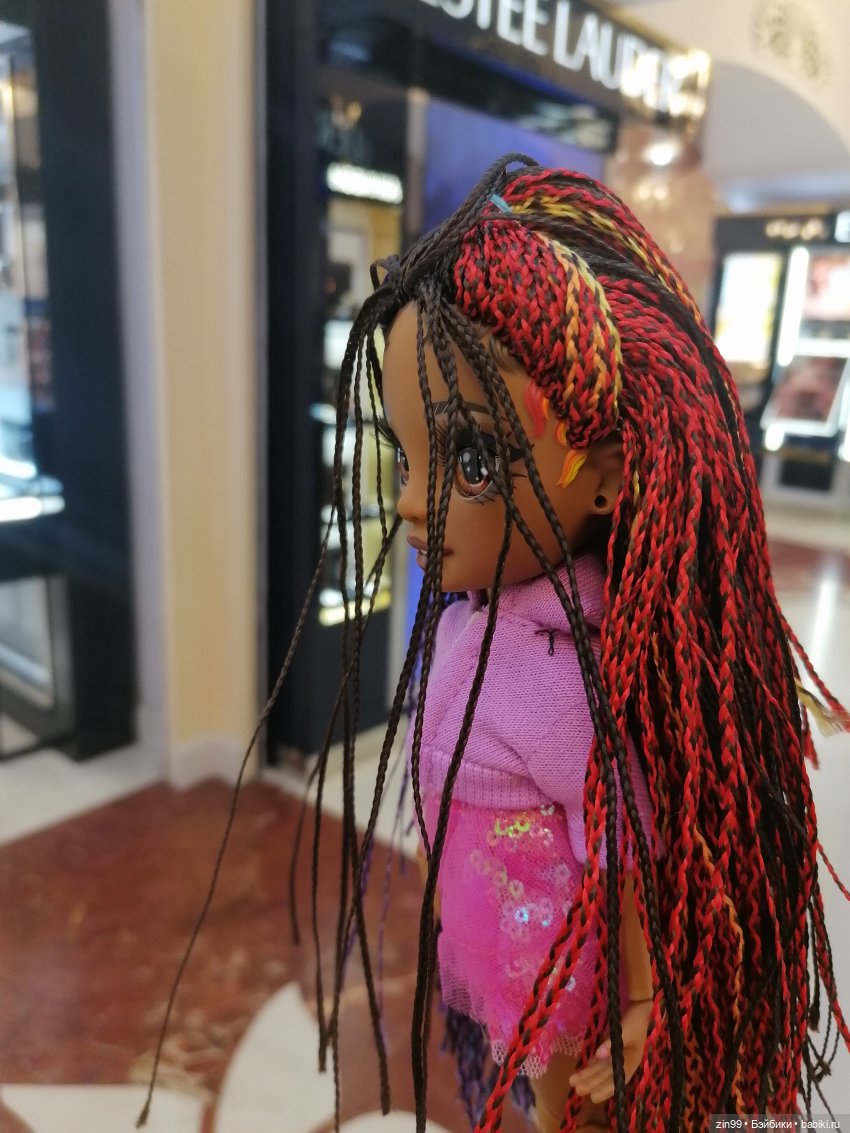 Ванесса Темпо Rainbow High, классная девочка или прогулка по центру Москвы