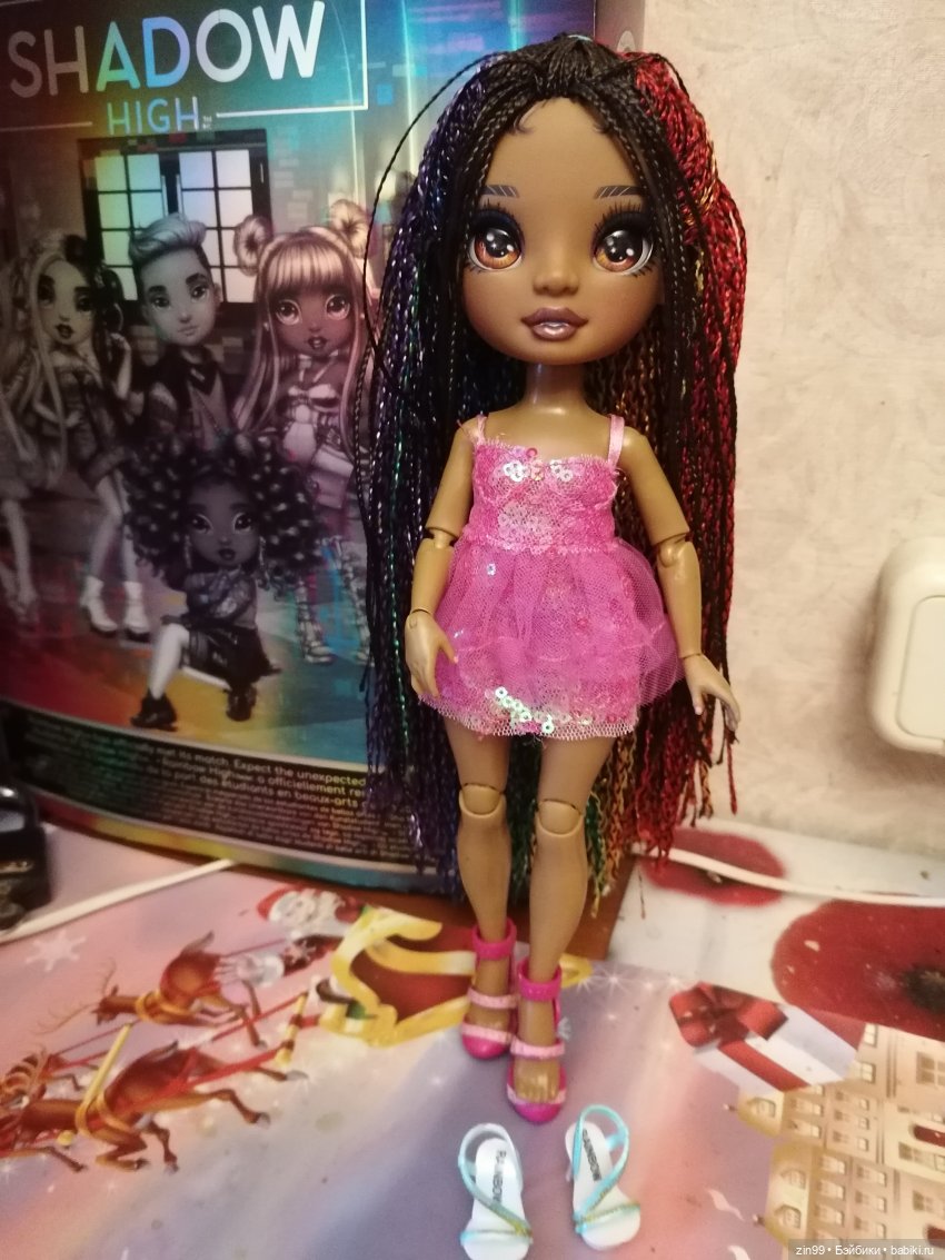Ванесса Темпо Rainbow High, классная девочка или прогулка по центру Москвы