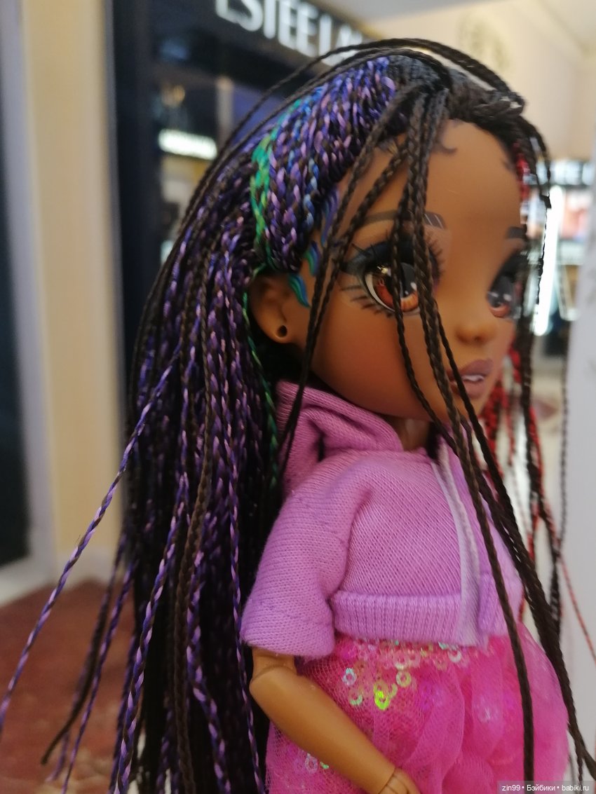 Ванесса Темпо Rainbow High, классная девочка или прогулка по центру Москвы