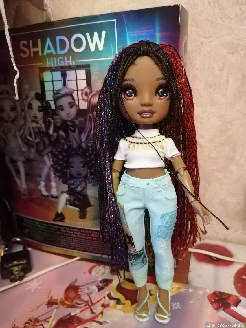Ванесса Темпо Rainbow High, классная девочка или прогулка по центру Москвы