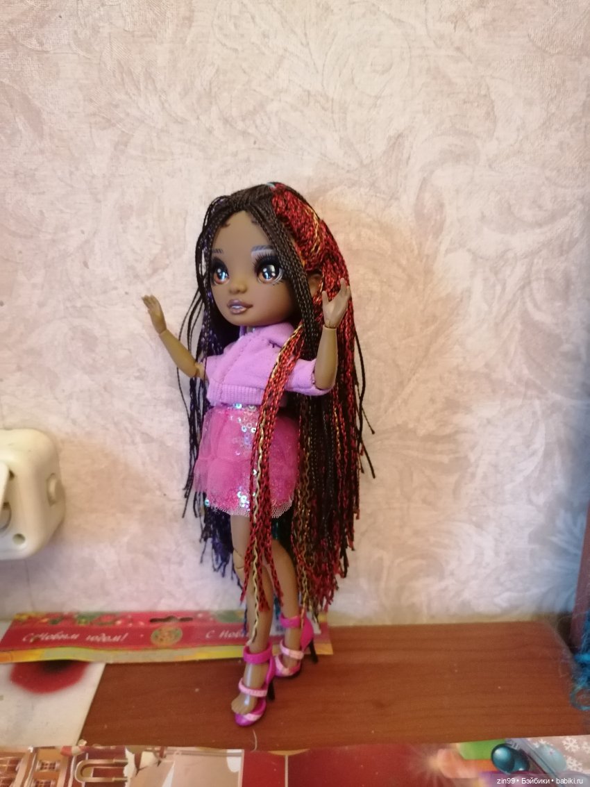 Ванесса Темпо Rainbow High, классная девочка или прогулка по центру Москвы