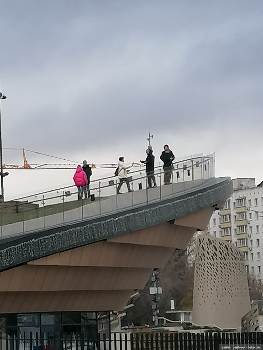 Сквер у Павелецкого вокзала и кукла Скай от Rainbow (фото 7)