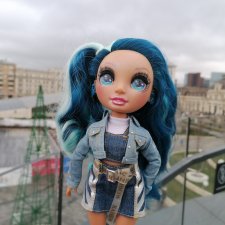 Сквер у Павелецкого вокзала и кукла Скай от Rainbow!