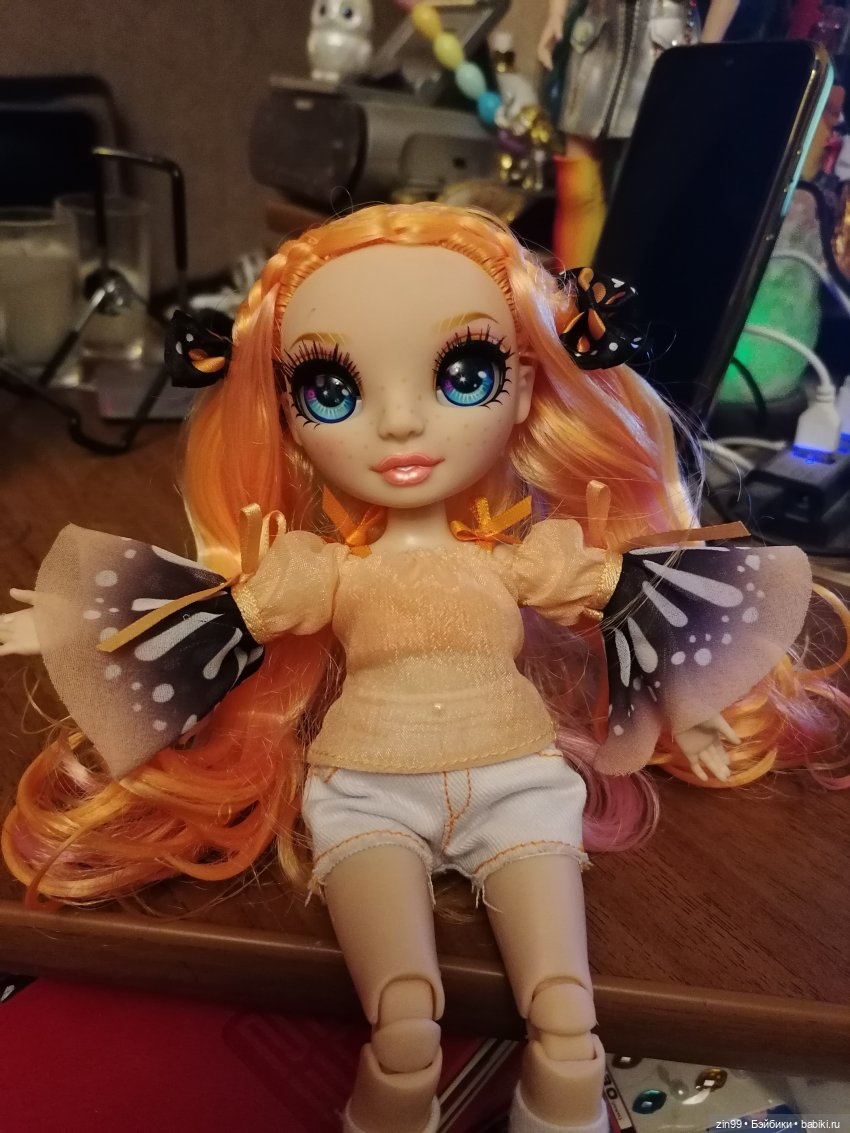 Средняя школа Rainbow High