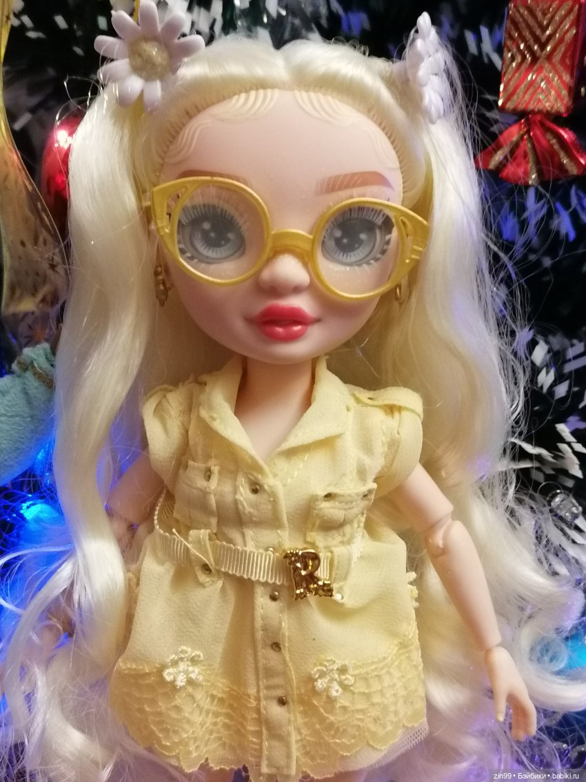 С новым 2023, годом Водяного Кролика, или приехала Ромашка Rainbow High (фото 6)