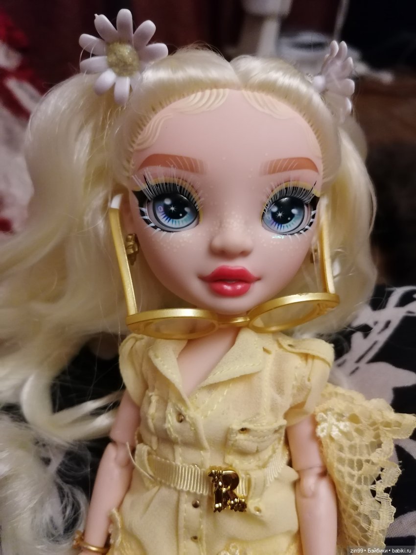 С новым 2023, годом Водяного Кролика, или приехала Ромашка Rainbow High (фото 4)