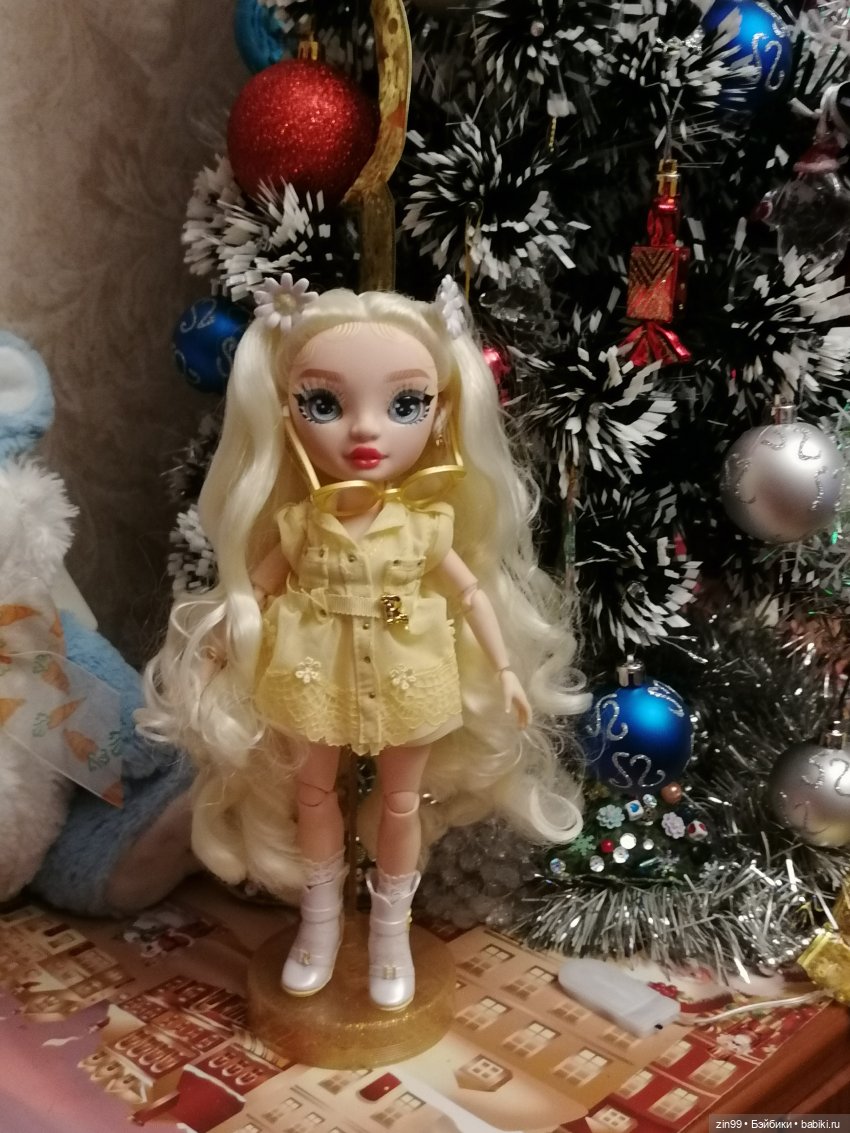 С новым 2023, годом Водяного Кролика, или приехала Ромашка Rainbow High (фото 5)