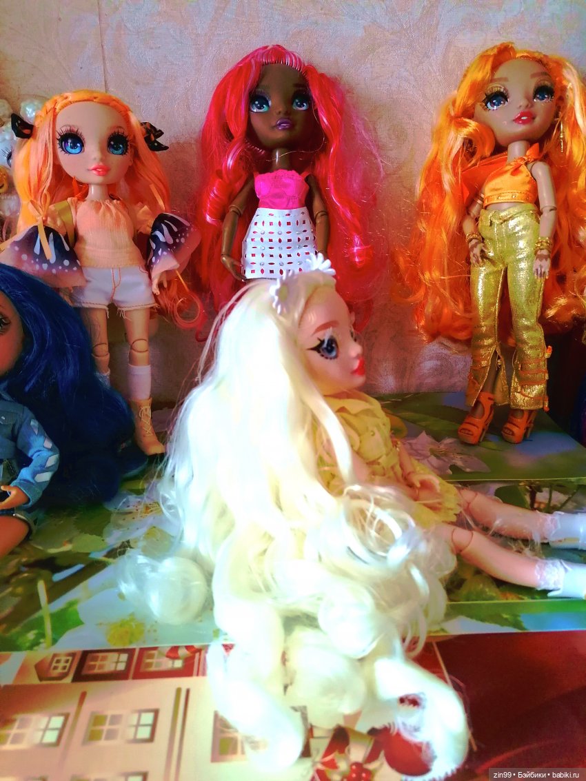 Далила Фидс или Ромашка Rainbow High