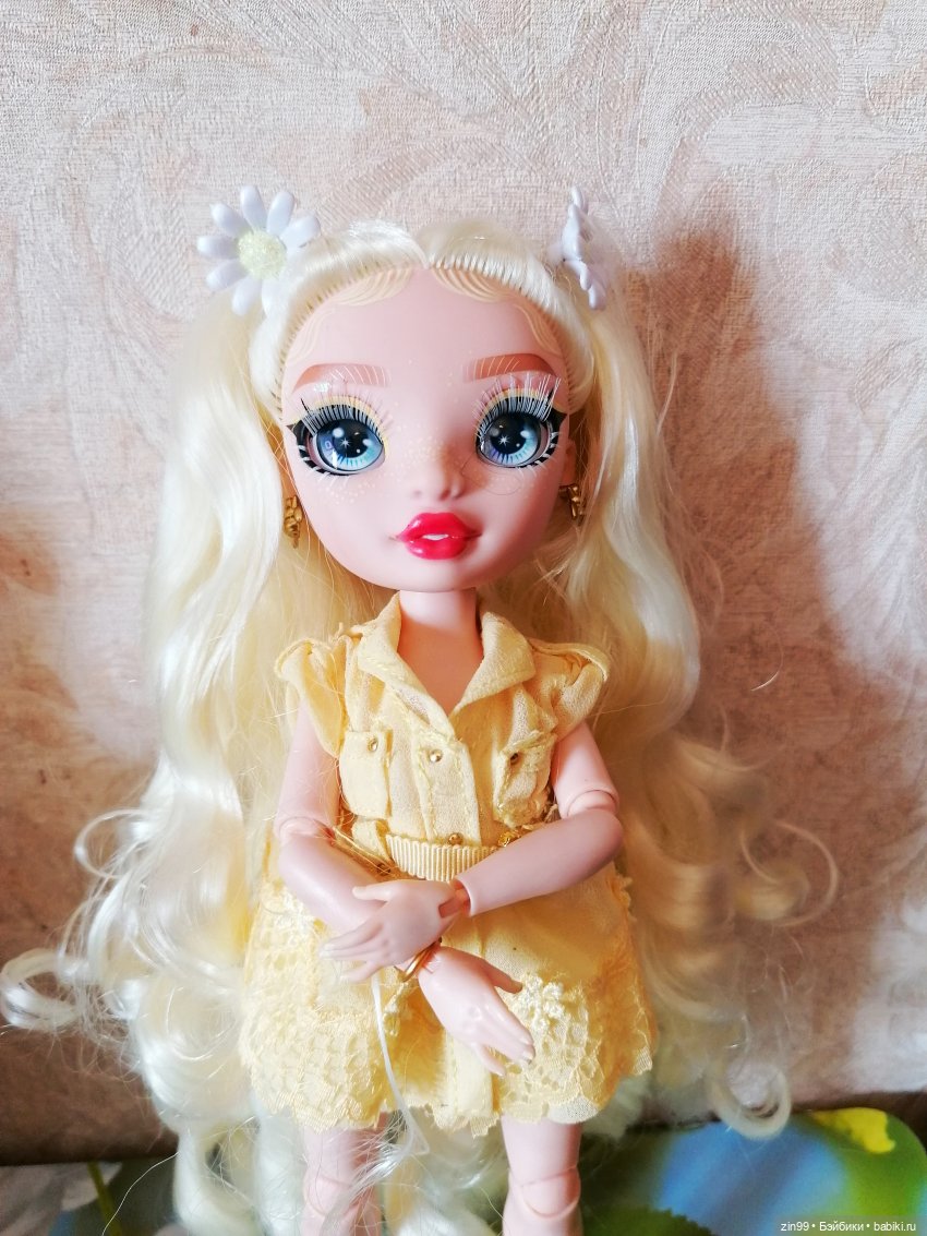 Далила Фидс или Ромашка Rainbow High