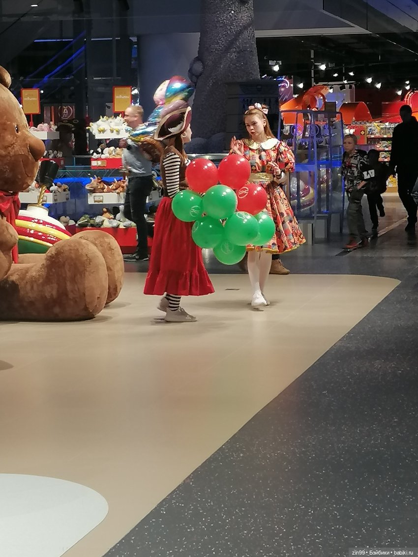 Центральный Детский Магазин в центре Москвы. В марте