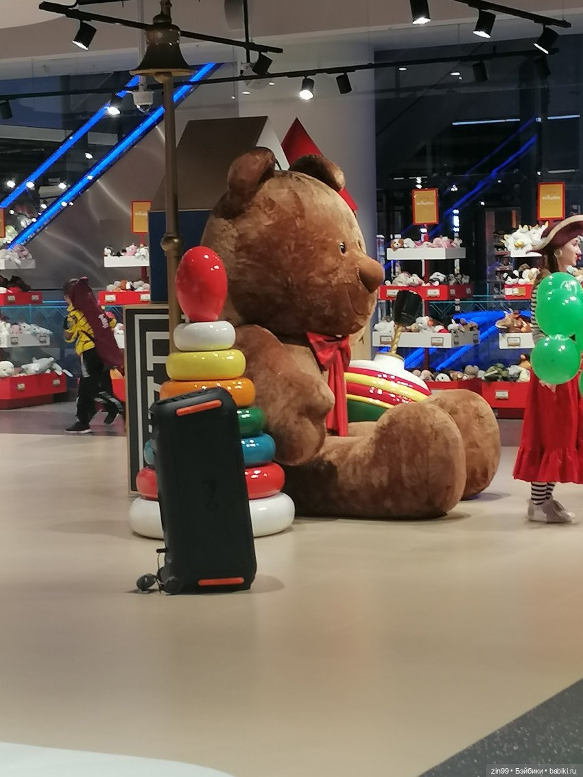 Центральный Детский Магазин в центре Москвы. В марте