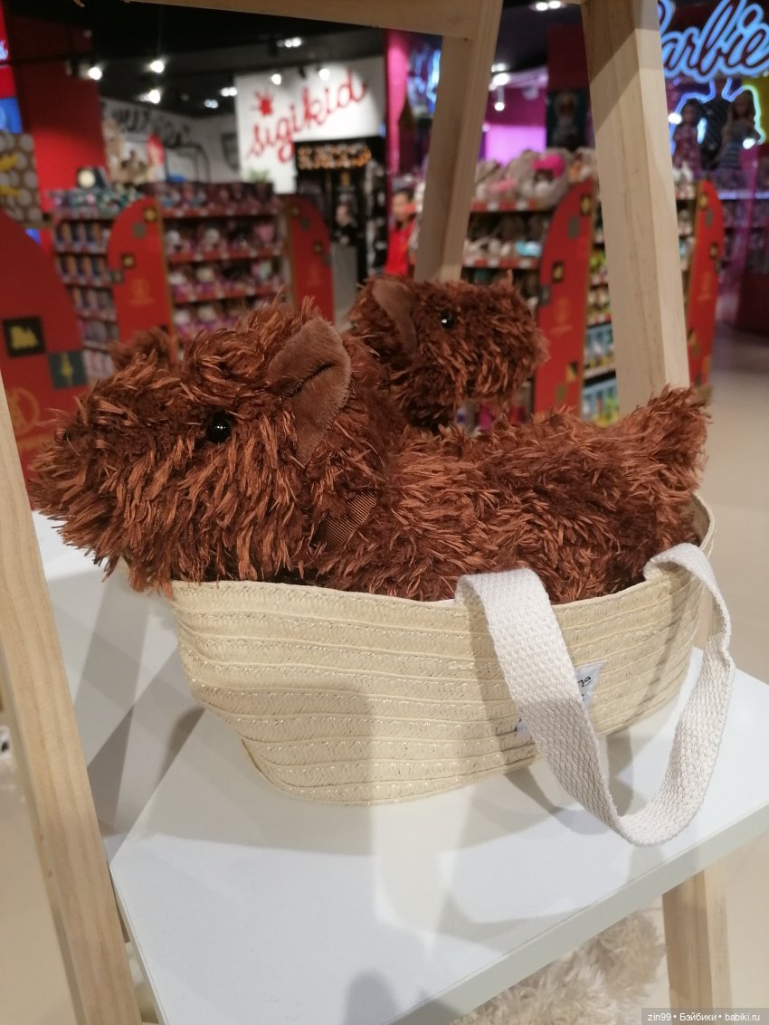 Центральный Детский Магазин в центре Москвы. В марте