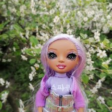 Тиара Сонг Rainbow High!