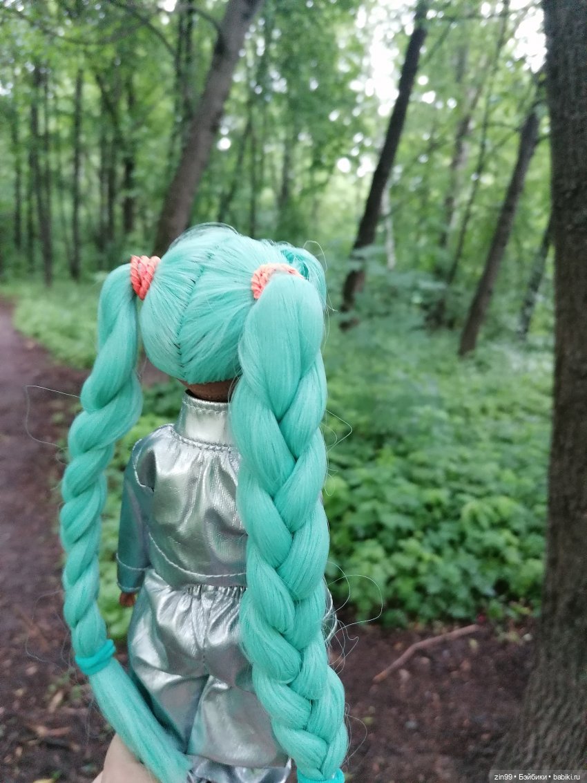 Крутая красивая девочка 30 см