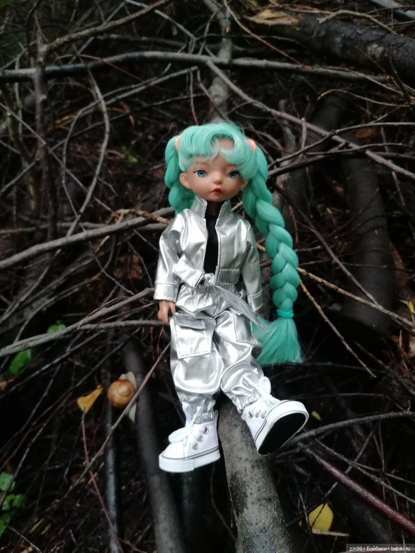 Крутая красивая девочка 30 см