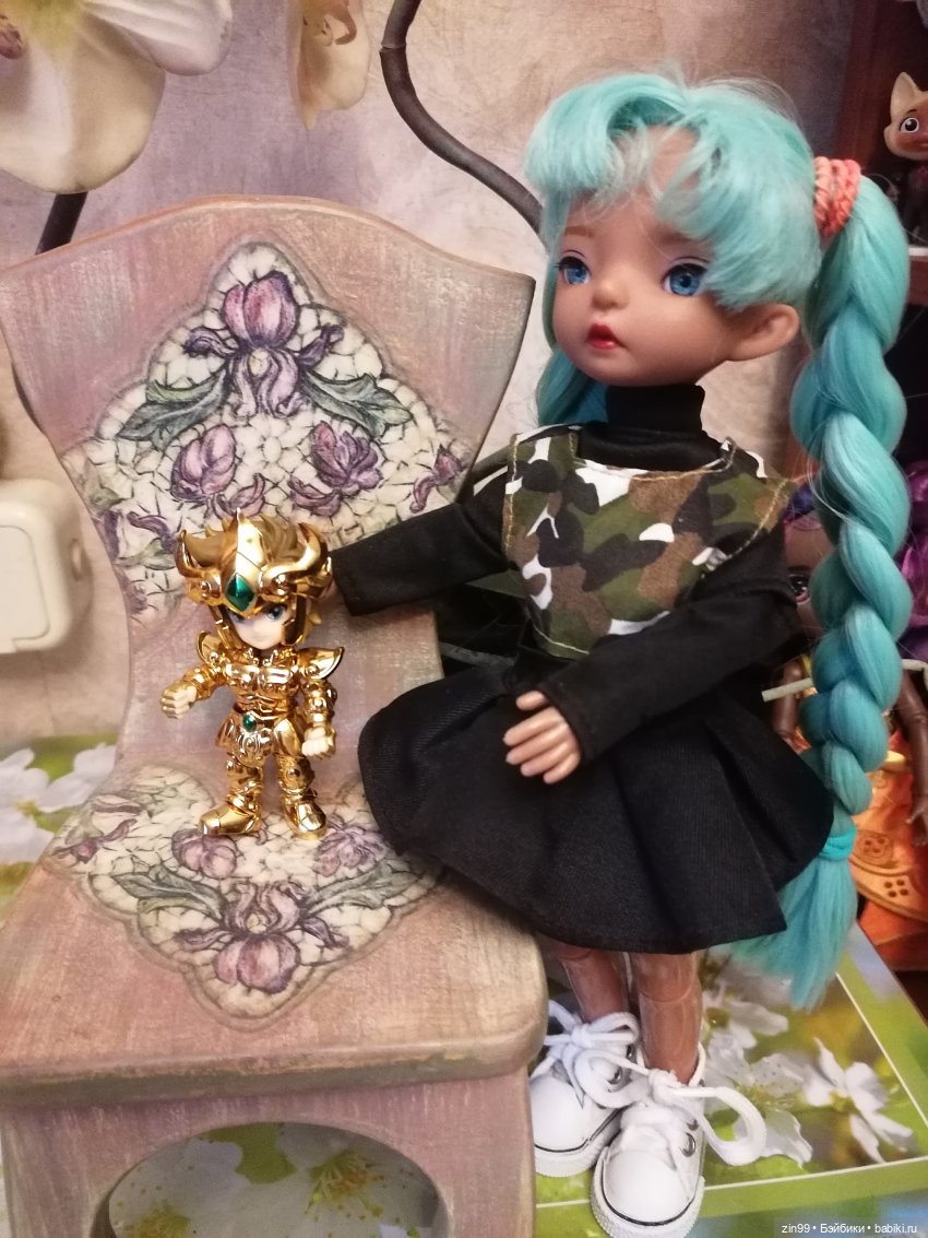 Крутая красивая девочка 30 см