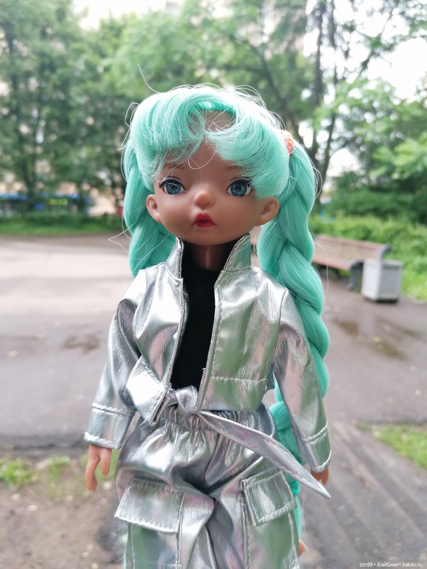 Крутая красивая девочка 30 см