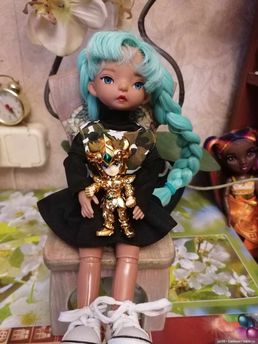 Крутая красивая девочка 30 см