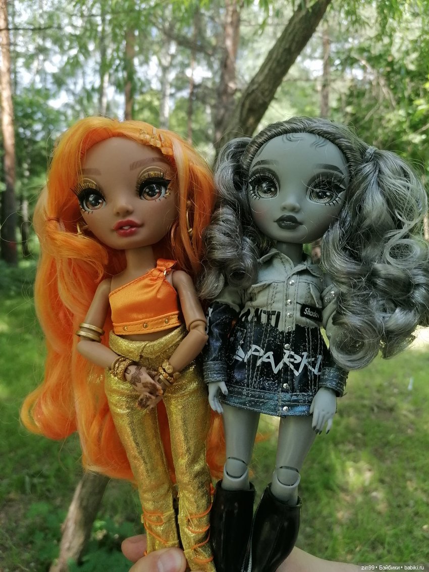 Прогулка в Кусково с куклами Rainbow High