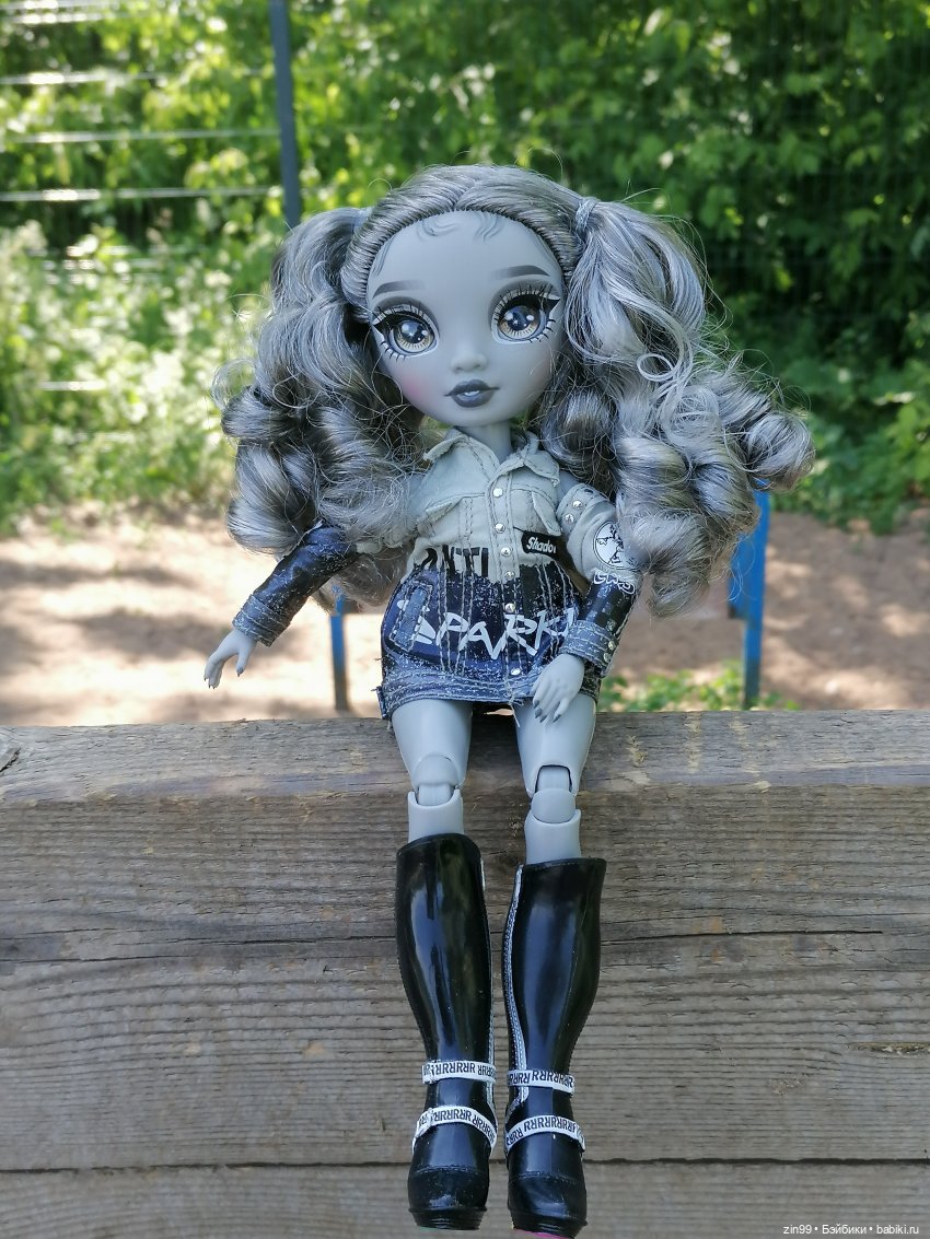 Прогулка в Кусково с куклами Rainbow High (фото 4)