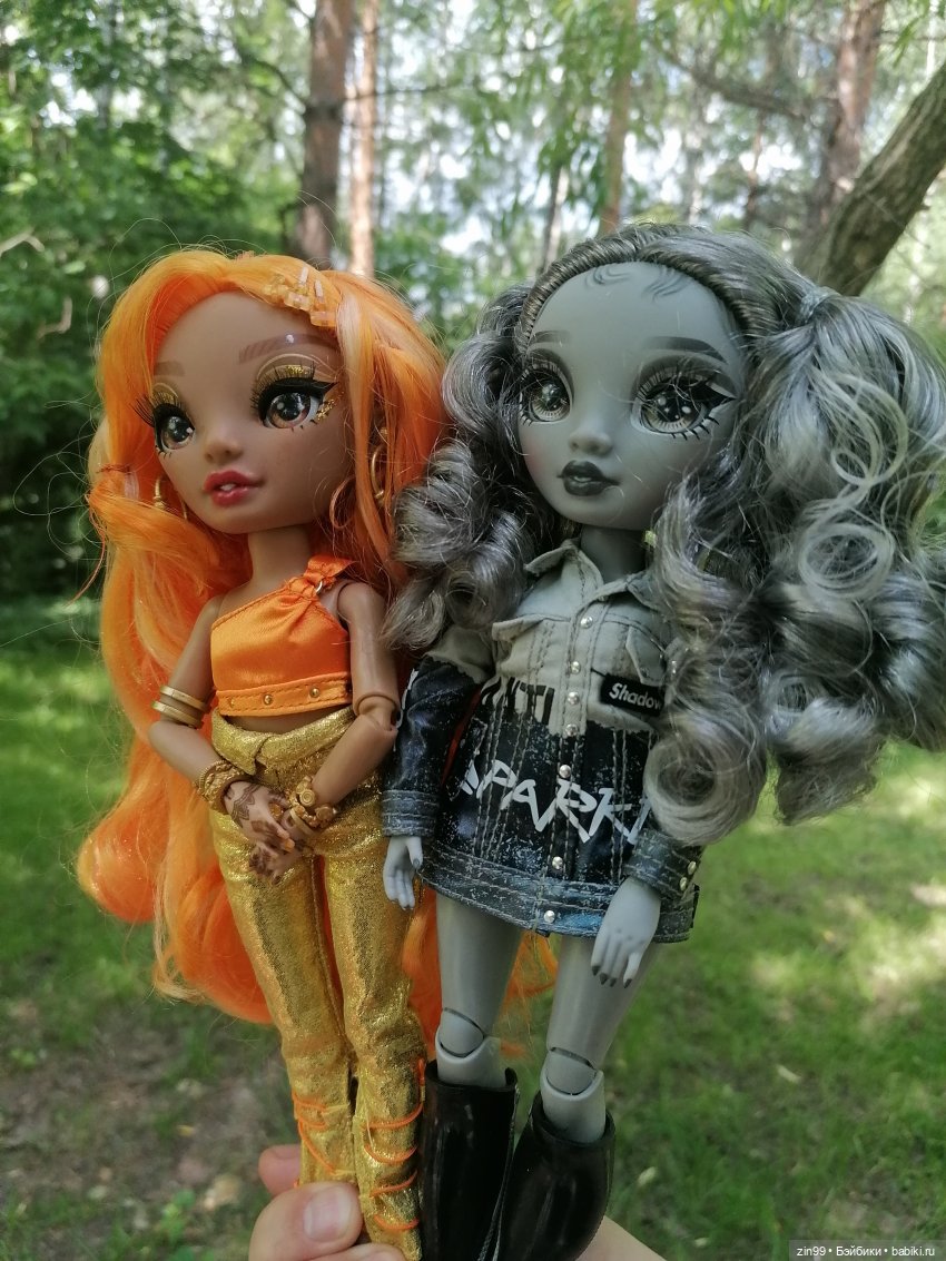 Прогулка в Кусково с куклами Rainbow High
