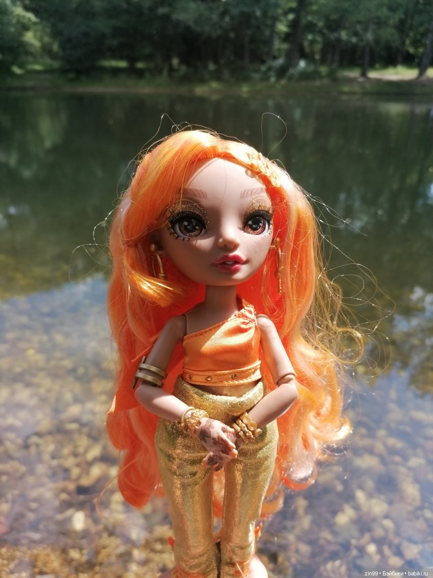 Прогулка в Кусково с куклами Rainbow High (фото 8)