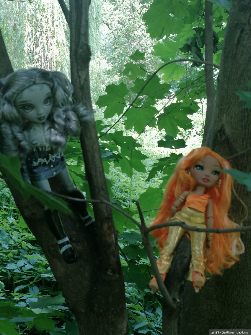 Прогулка в Кусково с куклами Rainbow High