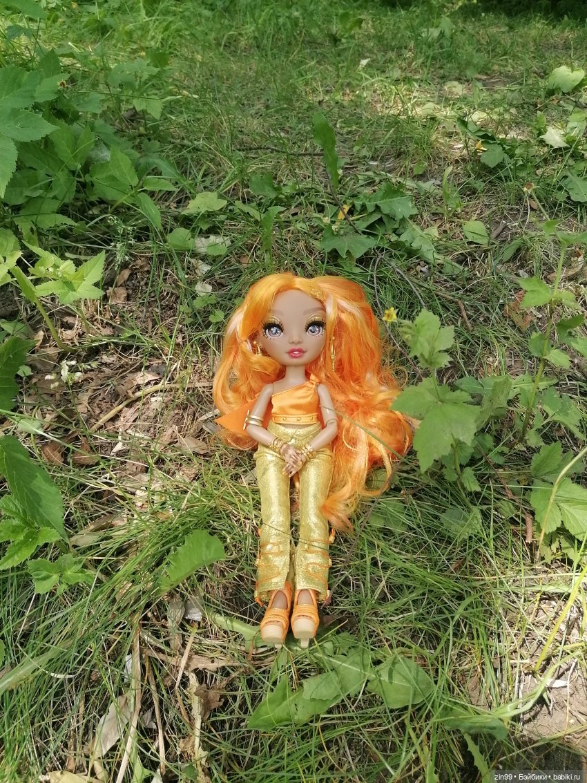 Прогулка в Кусково с куклами Rainbow High