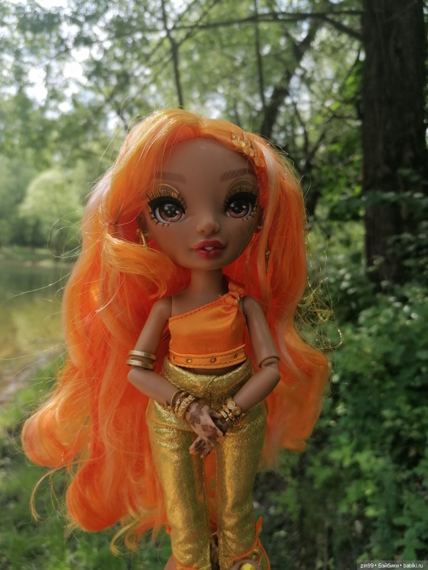 Прогулка в Кусково с куклами Rainbow High