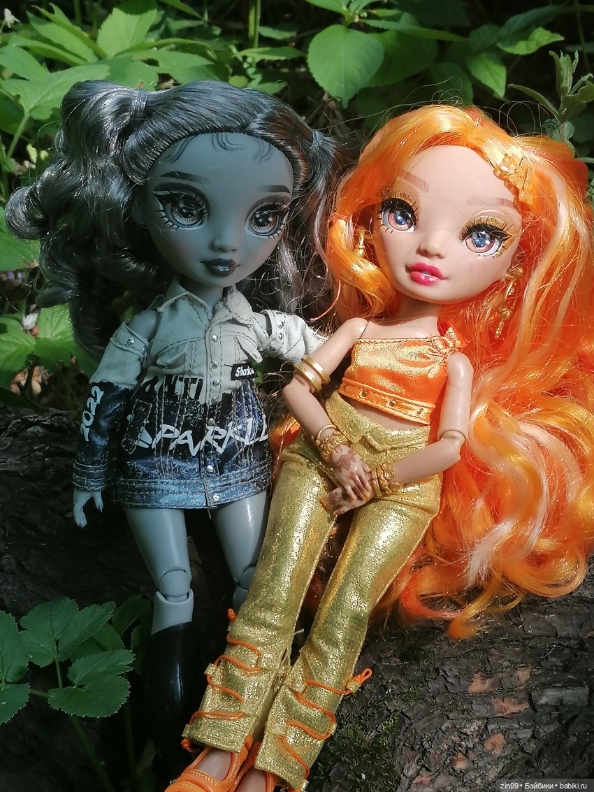 Прогулка в Кусково с куклами Rainbow High