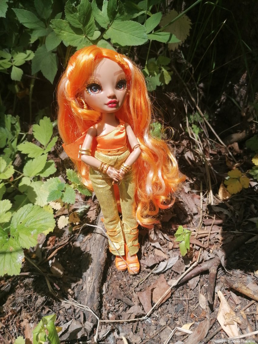 Прогулка в Кусково с куклами Rainbow High