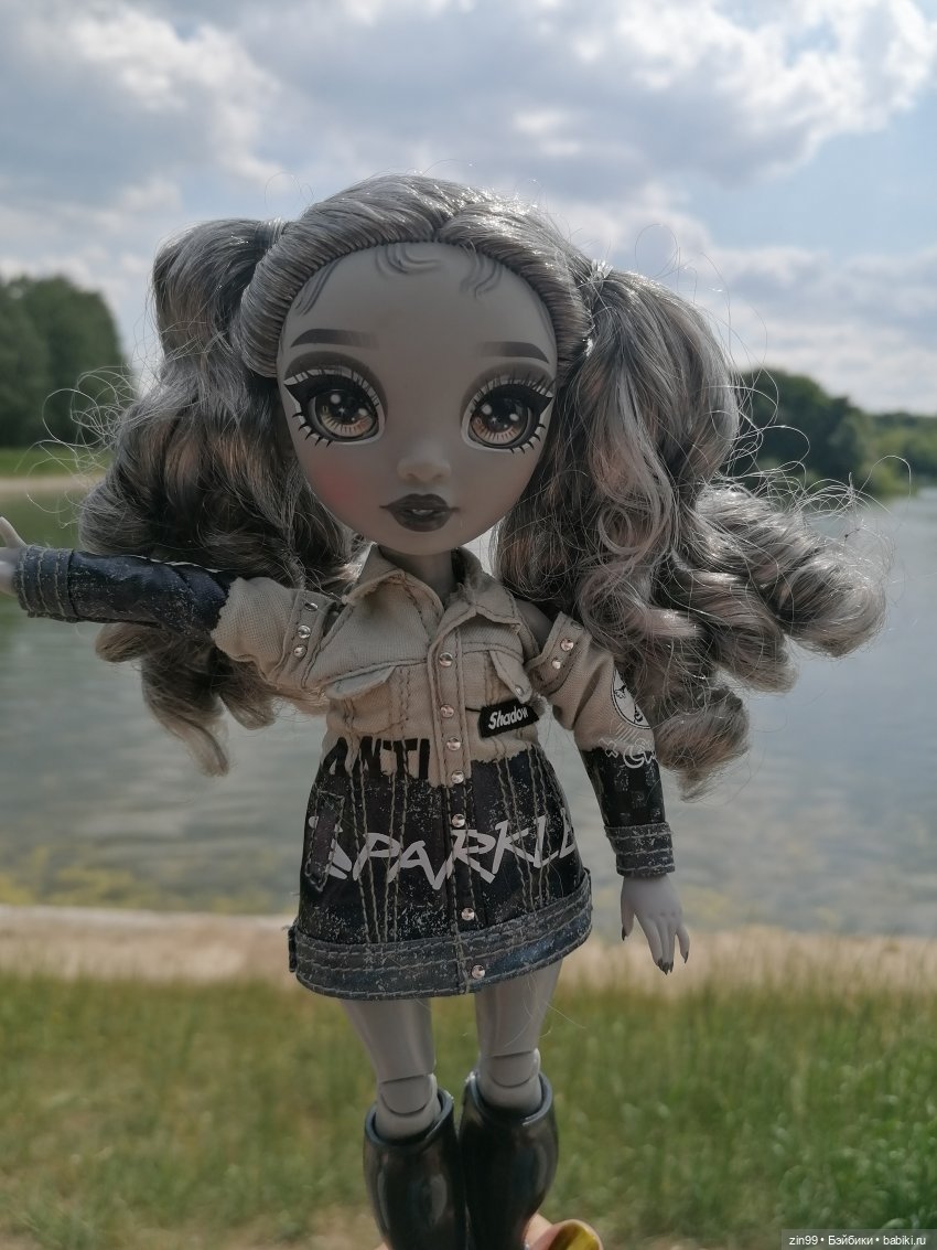 Прогулка в Кусково с куклами Rainbow High