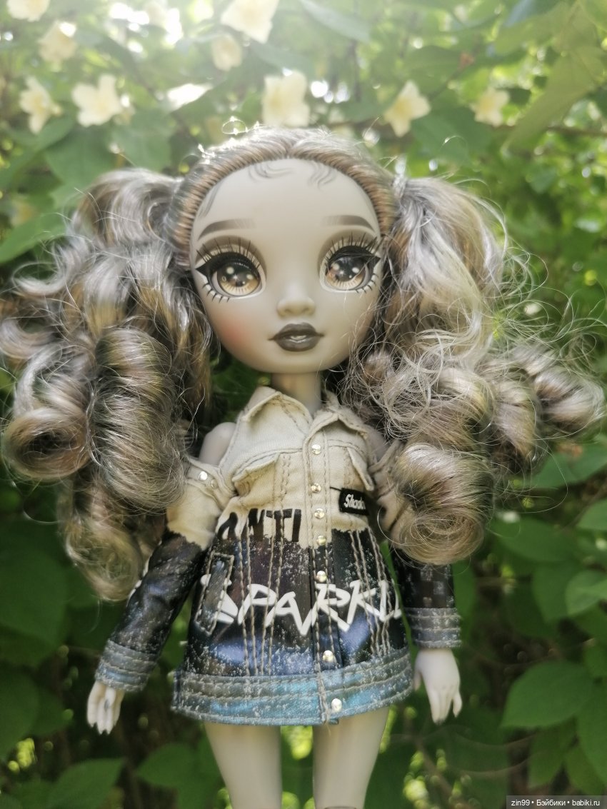 Прогулка в Кусково с куклами Rainbow High